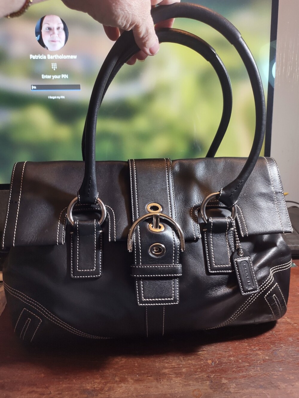 Vintage Y2K Coach SOHO Big Buckle Black Leather Flap Shoulder Bag